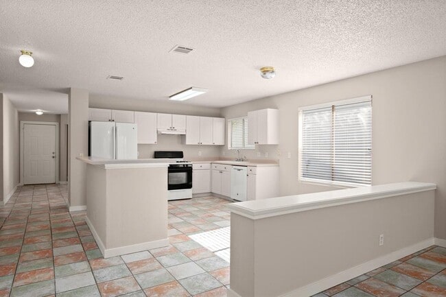 Building Photo - 185 Segovia Way
