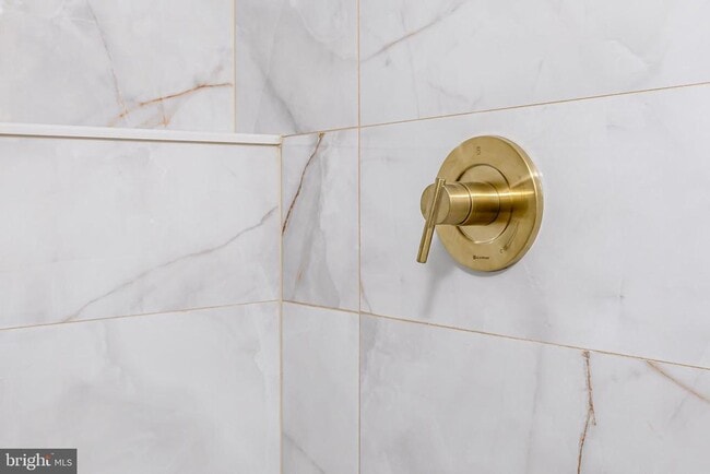 Building Photo - 3547 Finlaw Ave