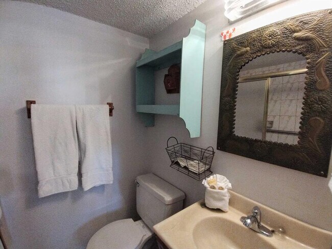 Building Photo - 115 E Coronado Dr