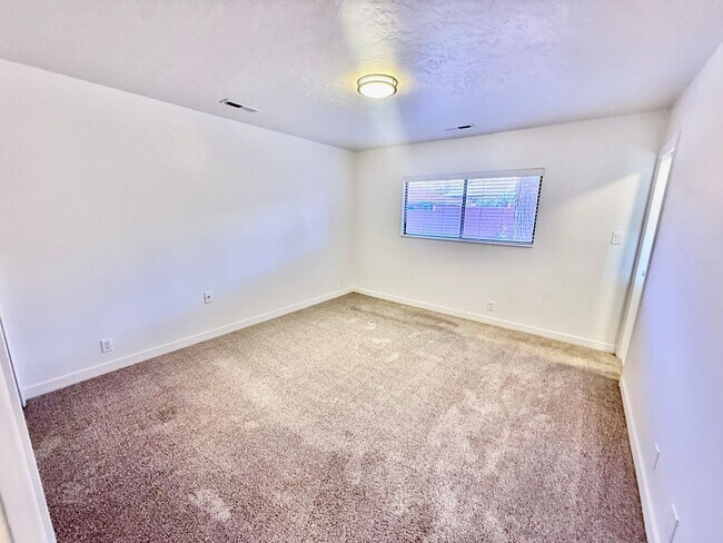 Building Photo - 2980 S Bloomington Dr W