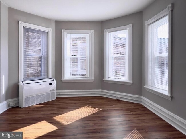 Building Photo - 14 Third Unit 3