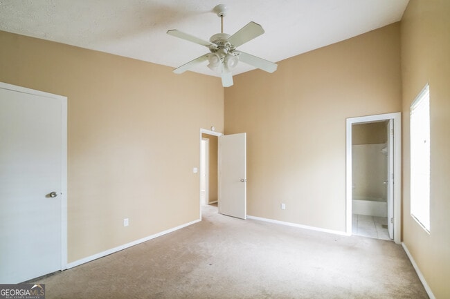 Building Photo - 850 Highland Terrace NE