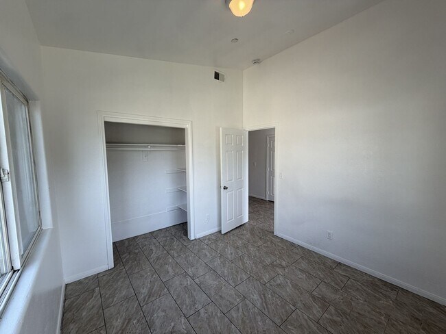 Building Photo - RV T 7216 Yates St Unit A