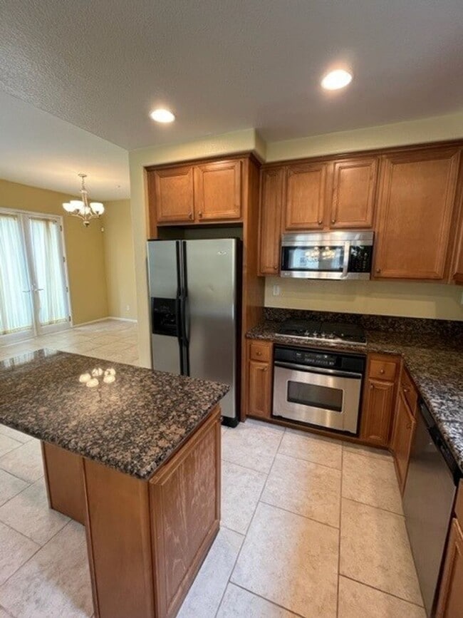 Building Photo - 2852 Villas Way