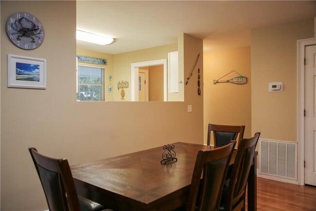 Building Photo - 1000 Sea Island Rd