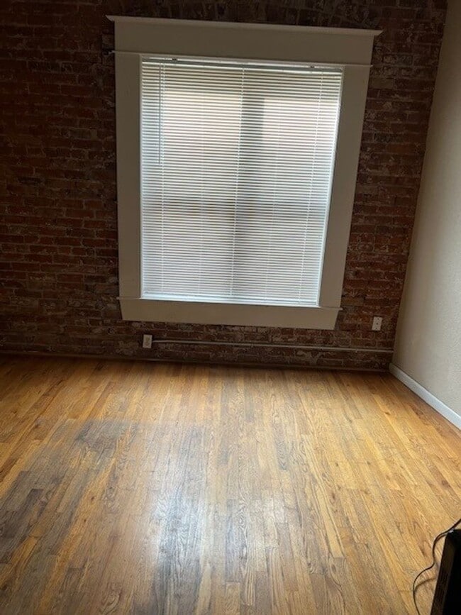 Building Photo - 1425 N Washington St