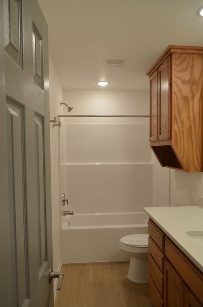Building Photo - 971 Cline Dr