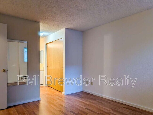 Building Photo - 19851 25th Ave NE