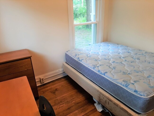 Building Photo - 123 Columbia St