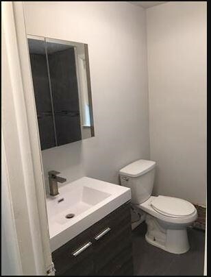 Building Photo - 398 Ege Ave