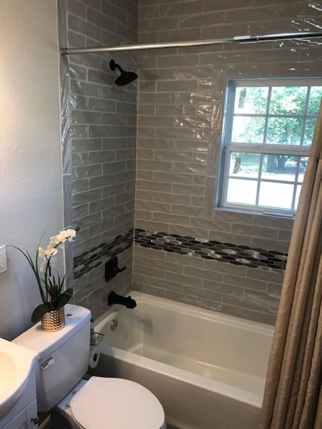 Building Photo - New 2 Bed, 1 Bath in Shreveport