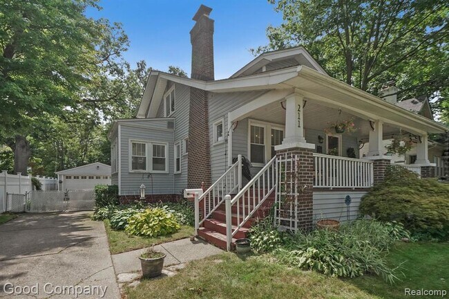 Building Photo - 211 W Lewiston Ave