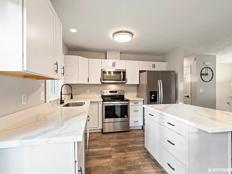 Building Photo - 8120 Medellin Cir