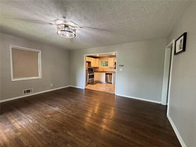 Building Photo - 4360 Glenwood Pkwy
