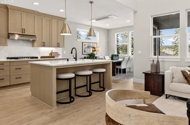 Building Photo - Goregous 3 Bedroom with Loft and Bonus Room! High Ceilings! Pantry! Keyless Entry! Double Oven & ...