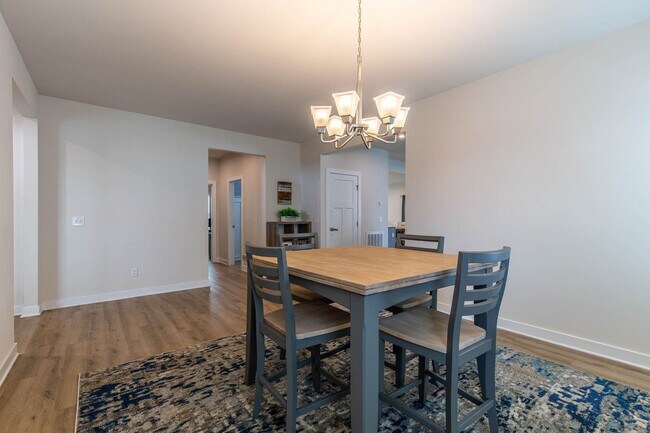 Building Photo - 5BR/3.5BA In Smyrna