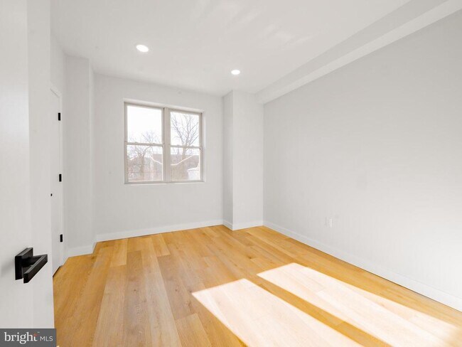 Building Photo - 4159 Westminster Ave
