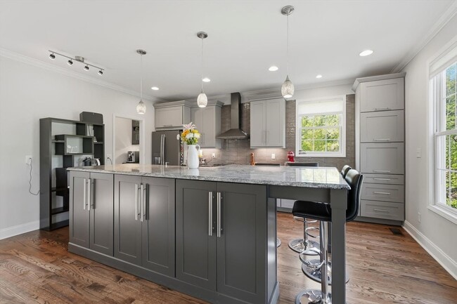 Building Photo - Stunning 4BR Home in Cascade Falls – Modern Upgrades & EV Ready!