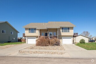 Building Photo - 3 BED | 2 BATH | TOWNHOME | SINGLE GARAGE ...