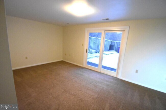 Building Photo - 106 Smithfield Ct