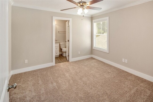 Building Photo - 1412 Holleman Dr