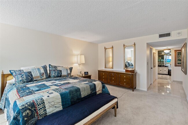 Building Photo - 1920 S Ocean Dr