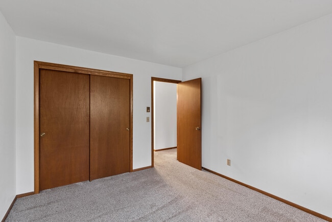 Building Photo - 516 Marshall Ct