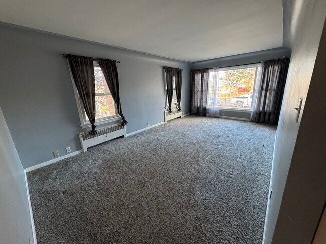 Building Photo - 1620 7th Ave N