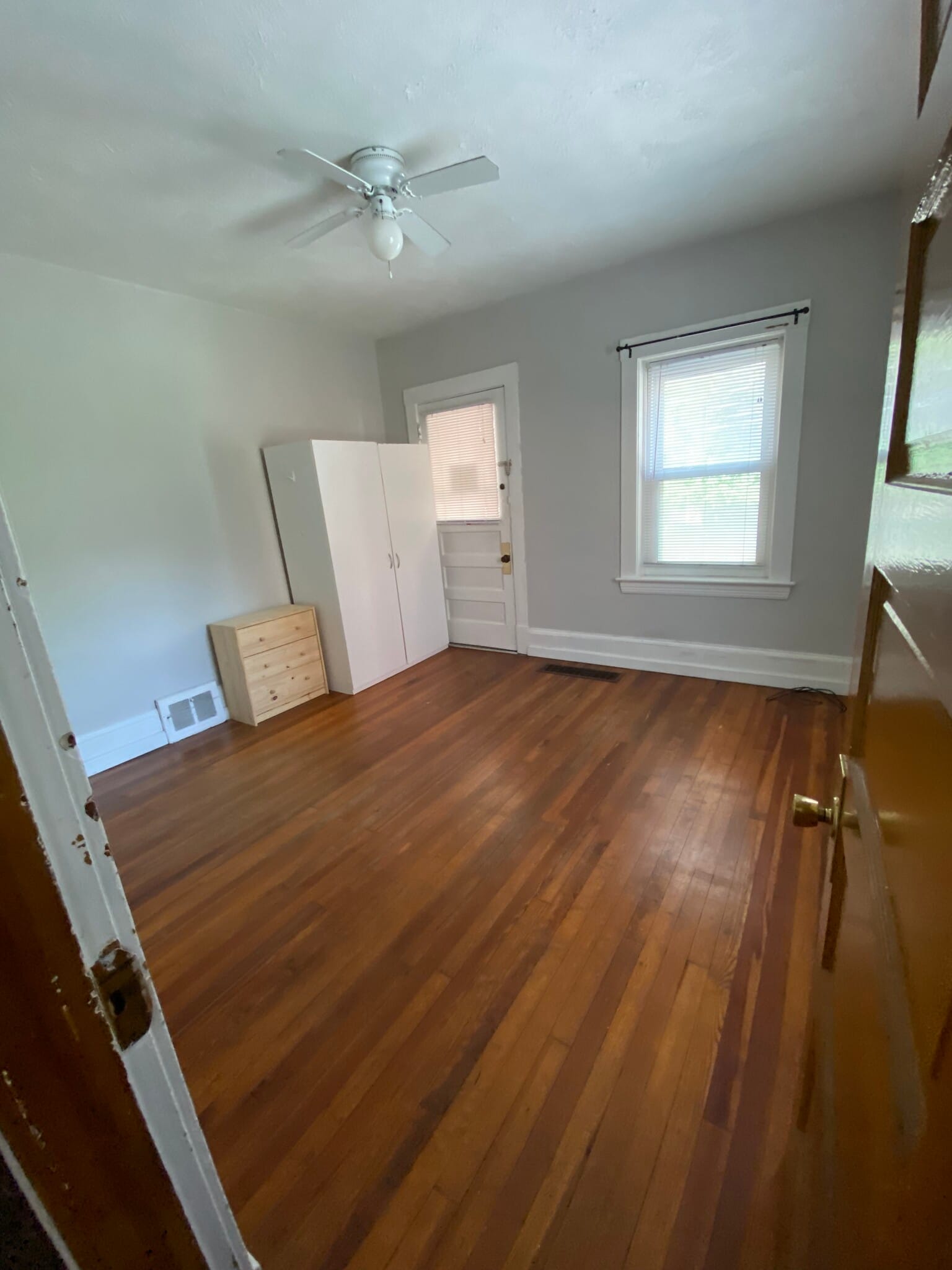 Building Photo - 12010 Paul Ave