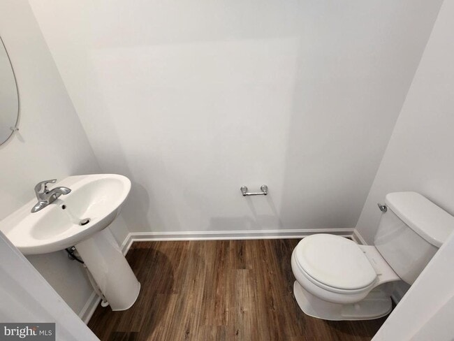 Building Photo - 477 Husky Trl