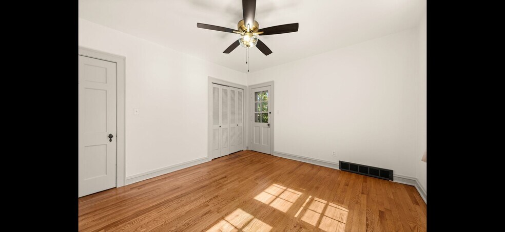 Building Photo - 3707 Normandy Rd