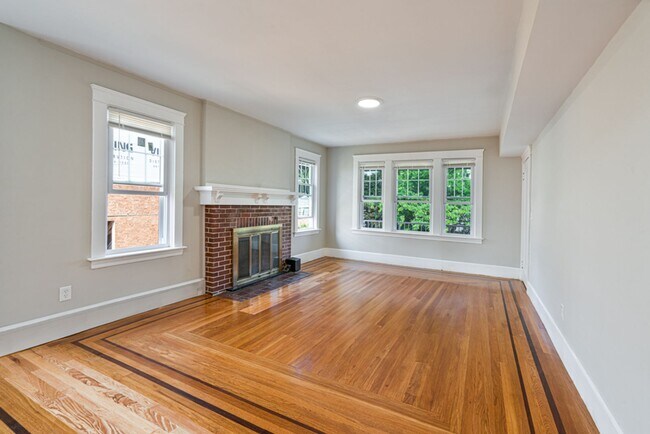 Building Photo - Newly renovated apartment for rent by Providence College / Elmhurst(Available 6/1/2026)