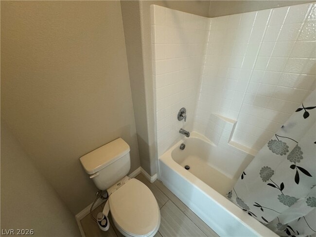 Building Photo - 1051 E Sunset Rd