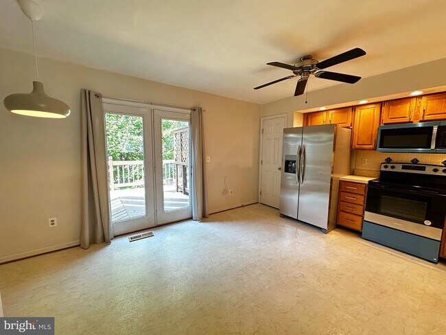 Building Photo - 9799 Mock Orange Ct