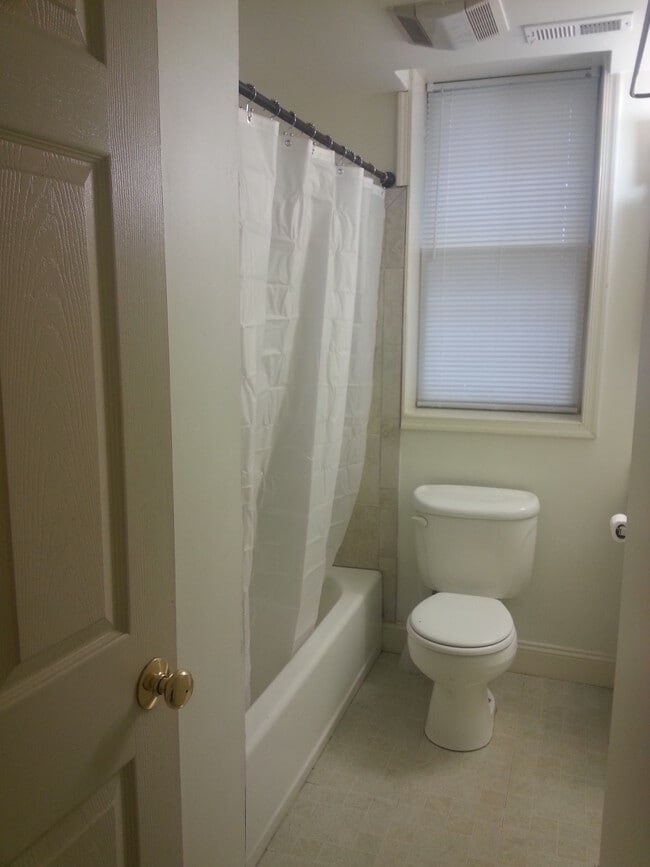 Building Photo - 1241 New Jersey Ave NW