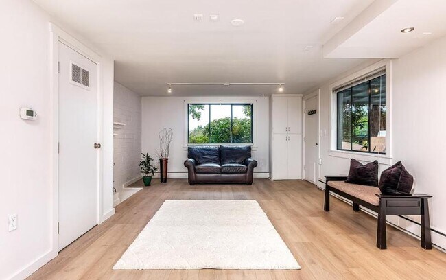 Building Photo - 1 bedroom in Seattle WA 98136