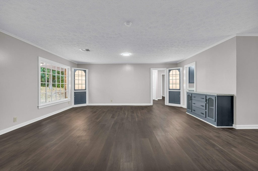 Building Photo - 706 Park Cir