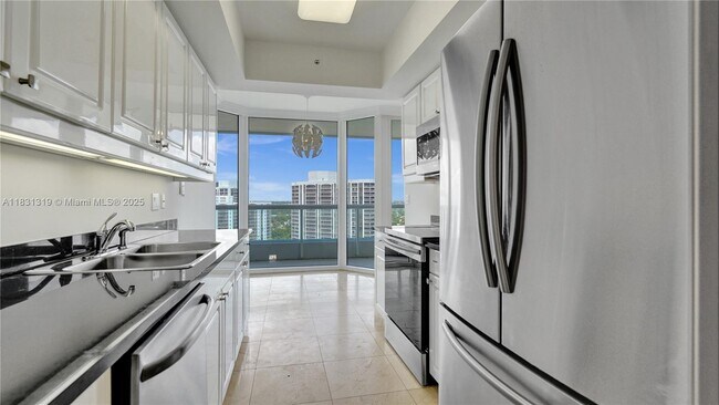 Building Photo - 21055 Yacht Club Dr