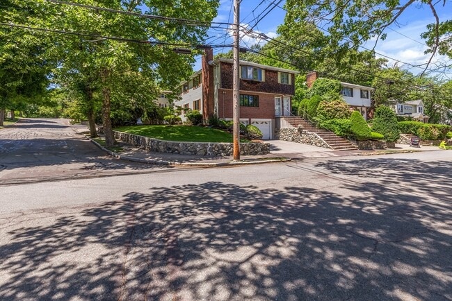 Building Photo - 91 Williams St