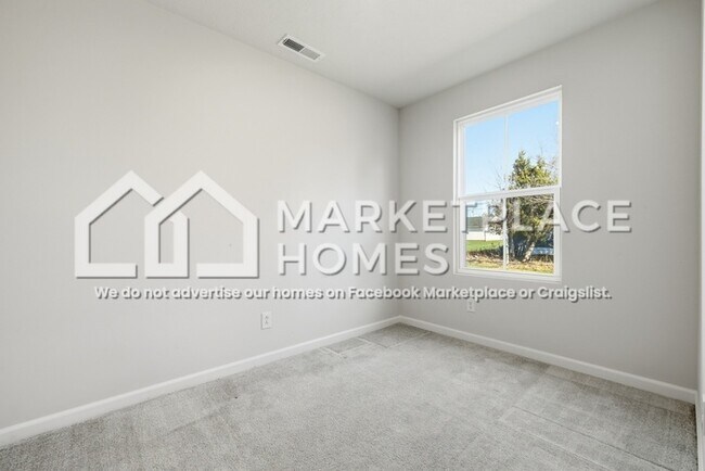 Building Photo - 1645 Juniper Ln