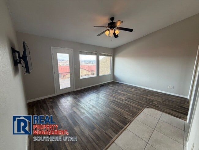 Building Photo - Garden South Condo with Views