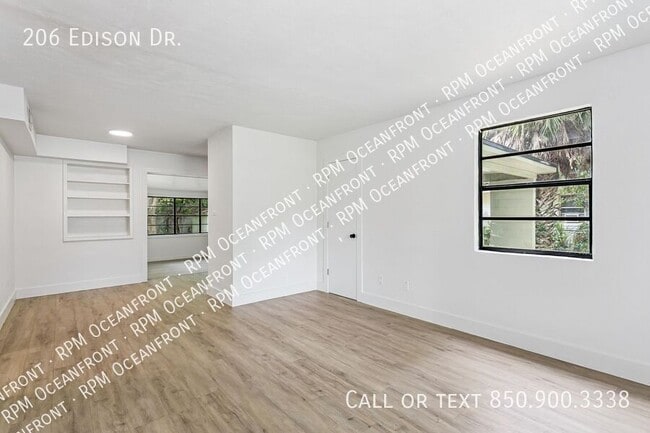 Building Photo - 206 Edison Dr