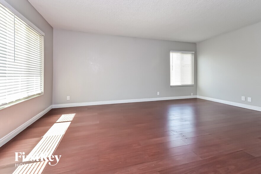 Building Photo - 7084 Berkshire Pl