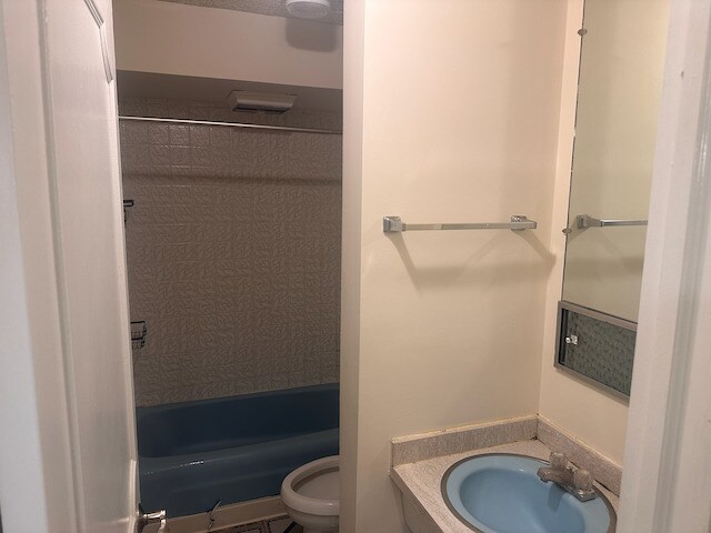 Building Photo - 6531 N Francisco Ave