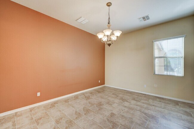 Building Photo - AVAILABLE NOW IN SHAMROCK ESTATES GILBERT!!!