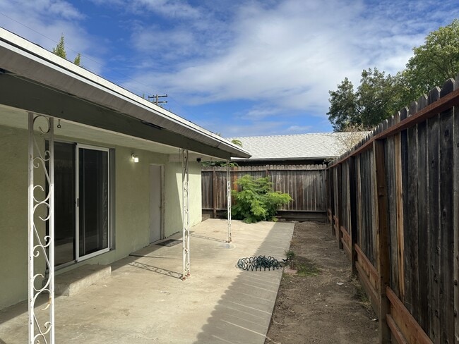Building Photo - 1540 Goldenwood Dr