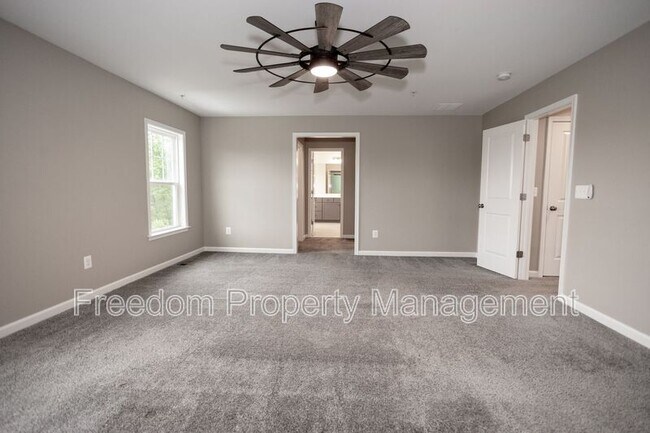 Building Photo - 2425 Morgans Point Dr