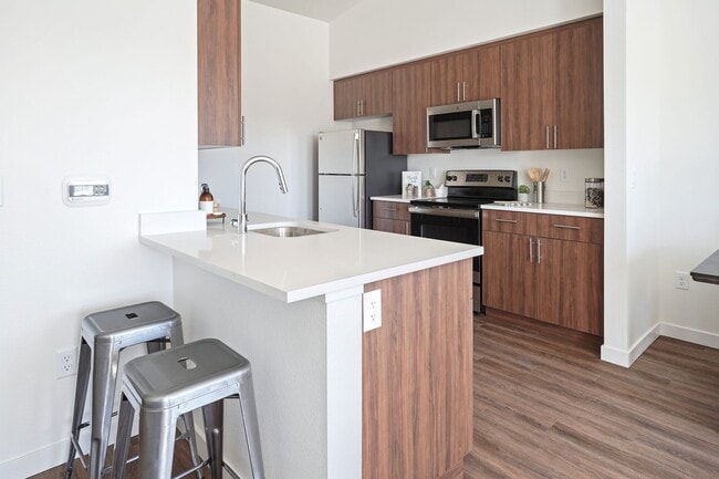 Building Photo - Spring Into Savings: $500 Rent Credit & $5...