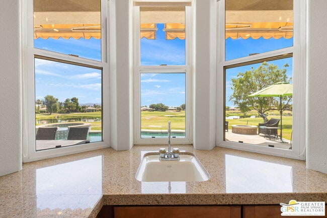 Building Photo - 88 Vía Las Flores