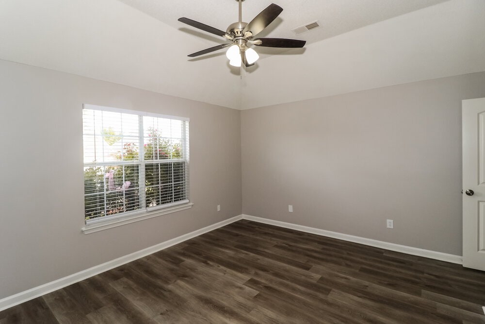 Building Photo - 1497 Pemberton Ln